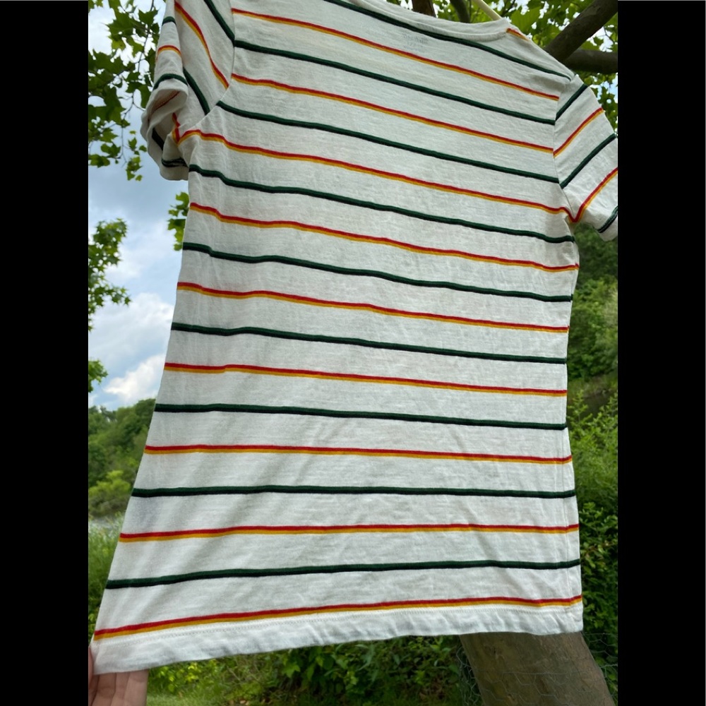 ❌SOLD❌ ⚡️Madewell | Cream Striped V-neck Tee | EUC | XXS ❤️ 1 Tiny Flaw - Picture 4 of 17